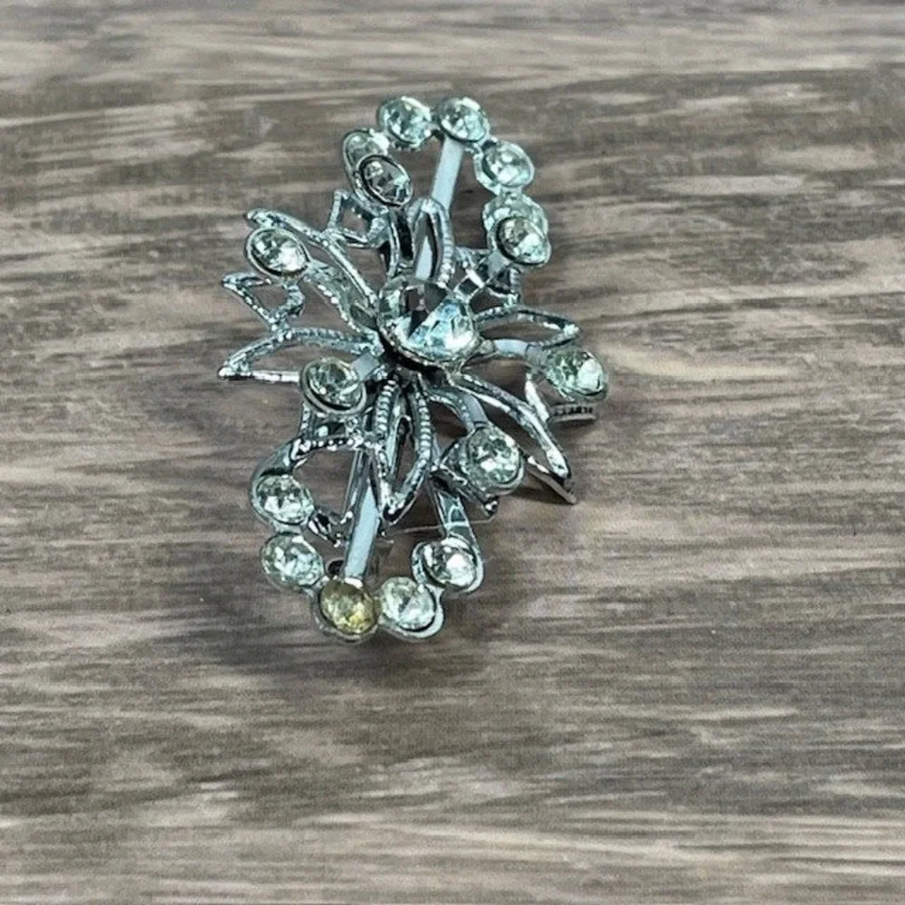 Vintage Silver‎ Tone Floral Rhinestone Brooch 2in Sparkling Pin